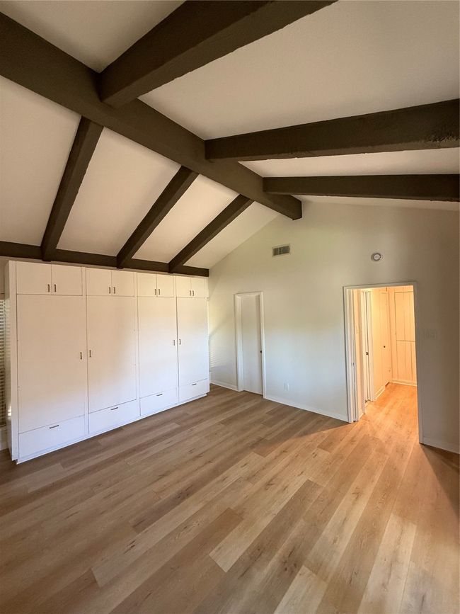 10527 Sandpiper Ln, Home with 3 bedrooms, 2 bathrooms and null parking in Dallas TX | Image 12