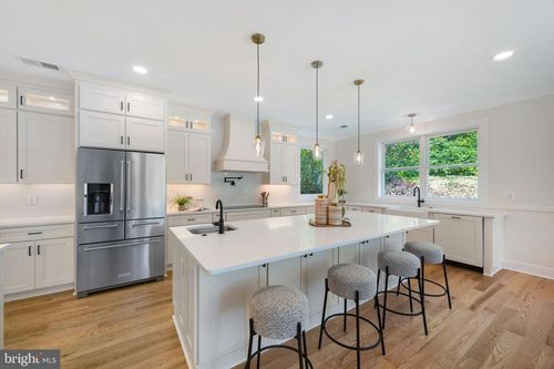 132 N Earley St, ALEXANDRIA, VA, 22304-2612 | Card Image