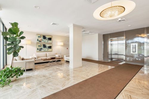 206-2000 Presidential Way, West Palm Beach, FL, 33401-1515 | Card Image