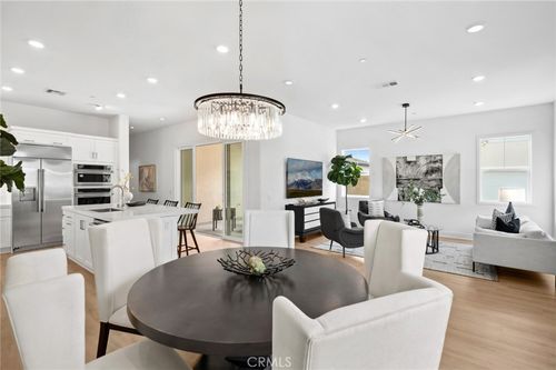 113 Bosal, Irvine, CA, 92618-1482 | Card Image