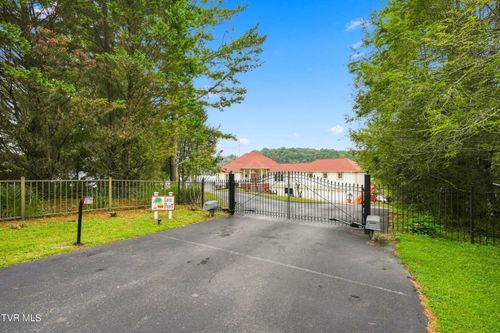 426 Lake Point Ct, Piney Flats, TN, 37686-3239 | Card Image