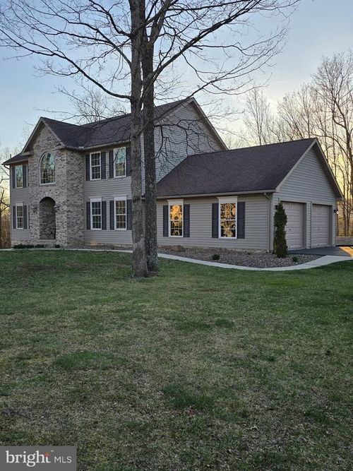 579 Colonial Heights Dr, FORT ASHBY, WV, 26719-6891 | Card Image