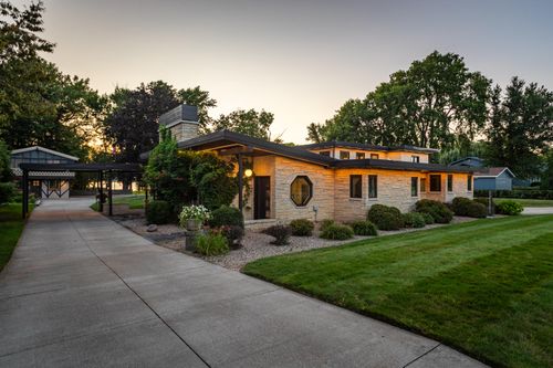 3525 Lakeshore Dr, La Crosse, WI, 54603-1076 | Card Image