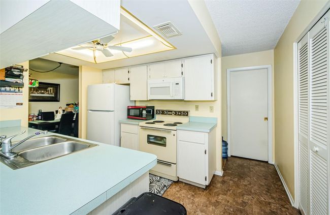 Kitchen | Image 28