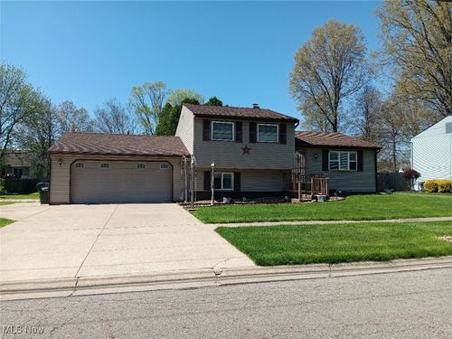 211 Mayhill Dr, Newton Falls, OH, 44444-9705 | Card Image