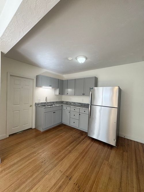 apt-2l-5 Austin St, Blackstone, MA, 01504-1697 | Card Image