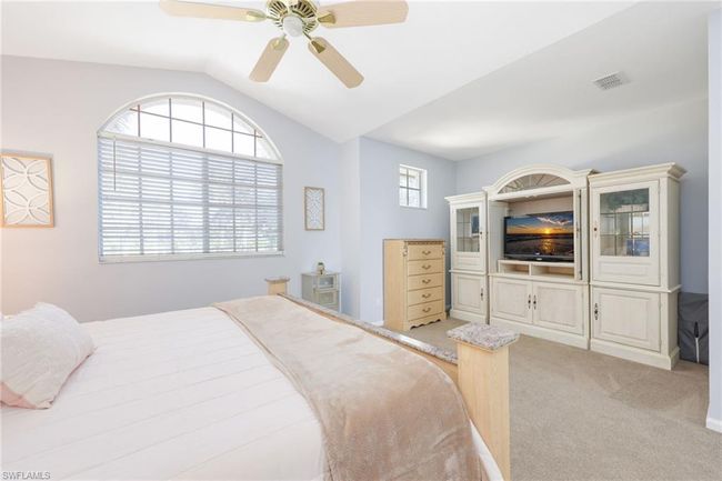 Large 2nd Bedroom | Image 23