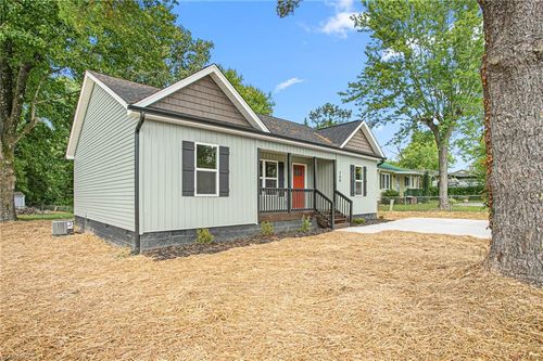 708 Ferndale Dr, Thomasville, NC, 27360-5436 | Card Image
