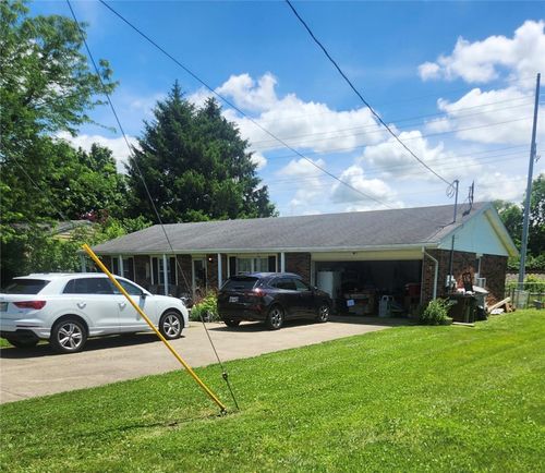 8233 Meadowlark Dr, Carlisle, OH, 45005-4214 | Card Image
