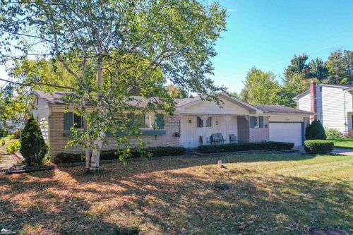 1203 Pickwick Pl, Flint, MI, 48507-3736 | Card Image