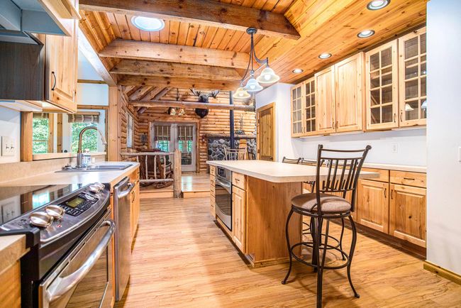 016__90a6512_804 | Image 18