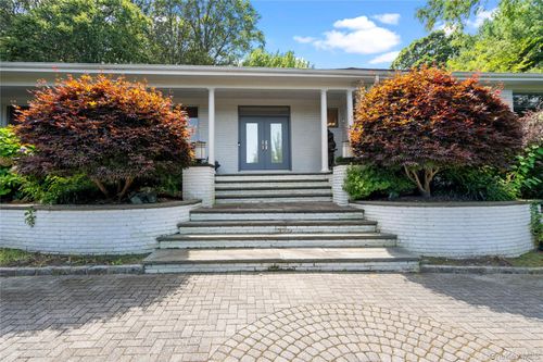 18 Lake Rd, Great Neck, NY, 11020-1636 | Card Image