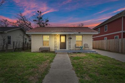 1604 James Avenue, House other with 3 bedrooms, 2 bathrooms and null parking in Waco TX | Image 1