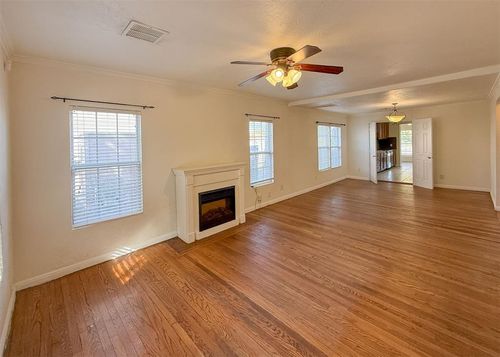 2341 Nw 37th St, Oklahoma City, OK, 73112-7519 | Card Image