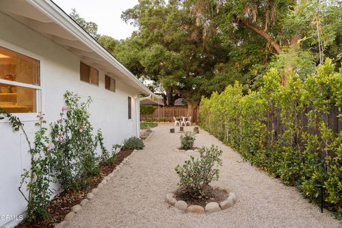 202 N Fulton St, Ojai, CA, 93023-2809 | Card Image