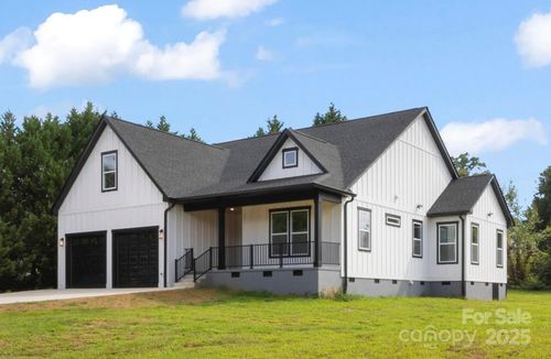2589 Polo Ln, Maiden, NC, 28650-8728 | Card Image