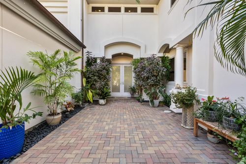 apt-m4-68-1375 S Pauoa Rd, KAMUELA, HI, 96743-8726 | Card Image