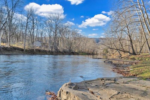 254 S River Rd, Covington, VA, 24426-6016 | Card Image