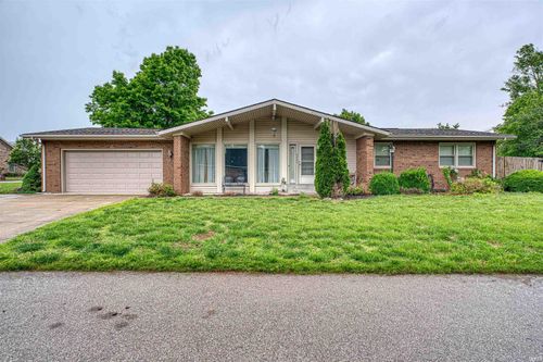 8000 Maple Ln, Newburgh, IN, 47630-2767 | Card Image