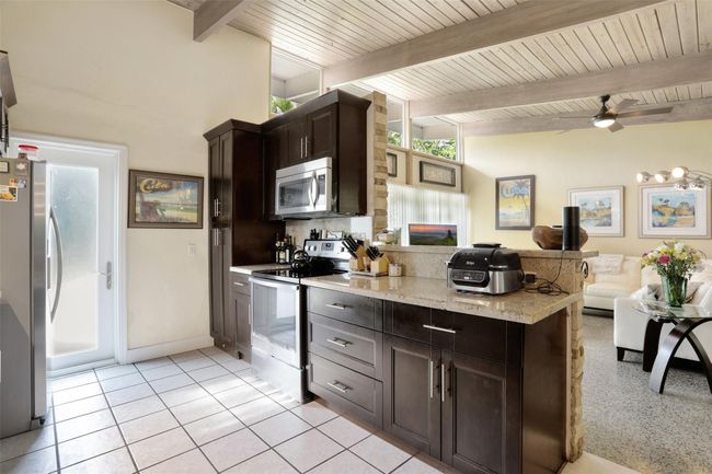 2912 Ne 27 Th St, House other with 2 bedrooms, 2 bathrooms and null parking in Lighthouse Point FL | Image 15