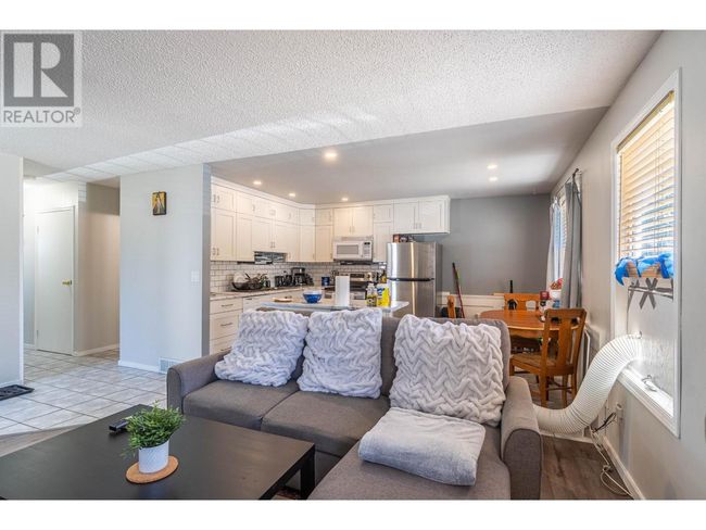 416 Waddington Dr, Home with 4 bedrooms, 2 bathrooms and null parking in Kamloops BC | Image 5