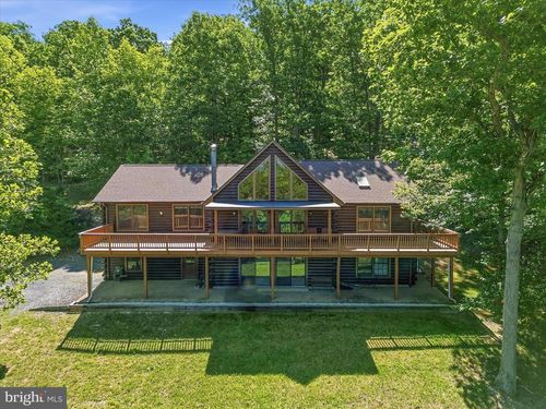 42 Foxridge Ln, FRONT ROYAL, VA, 22630-9245 | Card Image