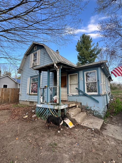 21 Thornapple Lake Rd, Nashville, MI, 49073-9794 | Card Image