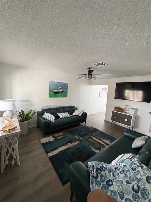 3-191 Nw 17th Ave, Miami, FL, 33125-5524 | Card Image