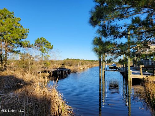 9043 St Ann Drive, Bay Saint Louis, MS, 39520 | Card Image