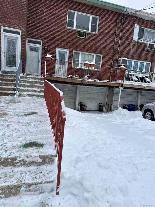 fl-1st-81 149th Ave, Howard Beach, NY, 11414-1212 | Card Image