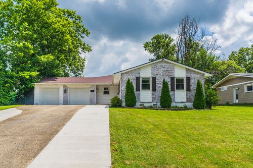 915 Crosshill Dr, Frankfort, KY, 40601-4441 | Card Image