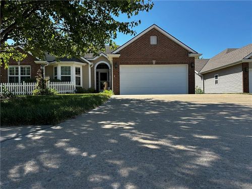 4902 Kelsey Ct, Saint Joseph, MO, 64506-4630 | Card Image