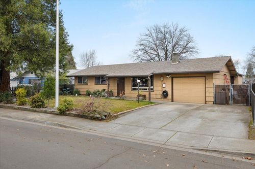 7987 Ajax Street, White City, OR, 97503 | Card Image