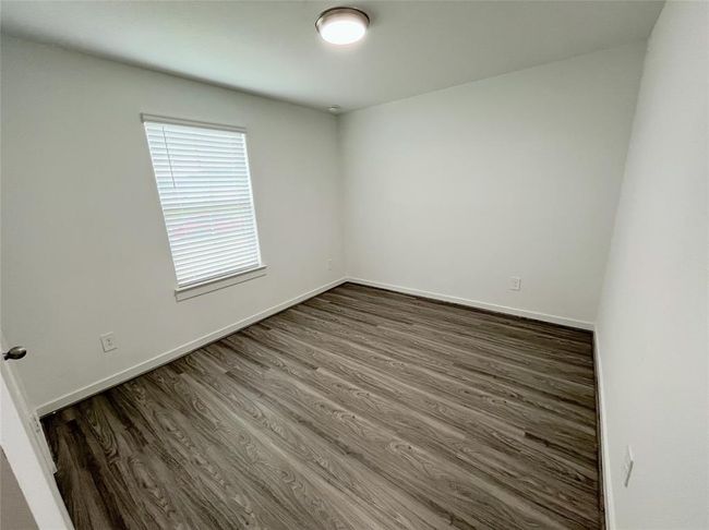 Secondary Bedroom 1 | Image 17