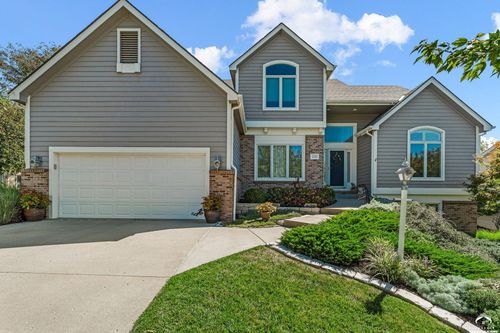 2220 Killarney Ct, Lawrence, KS, 66047-2061 | Card Image
