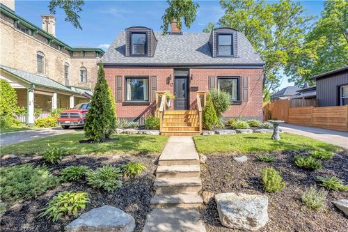 40 Palace St, Brantford, ON, N3T3W7 | Card Image
