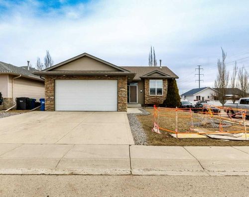 134 Langford Cres, Red Deer, AB, T4R3E5 | Card Image