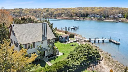 100 Crescent St, Sag Harbor, NY, 11963-2536 | Card Image