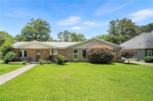 1615 5th St, Daphne, AL, 36526-4483 | Card Image