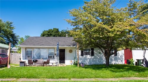 2657 22nd St Ne, Canton, OH, 44705-3413 | Card Image