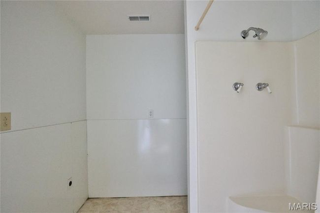 Private Bath Shower & Laundry Hookup Area | Image 36