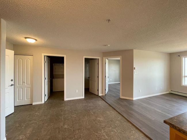 1317 - 330 Clareview Station Dr Nw, Condo with 1 bedrooms, 1 bathrooms and 2 parking in Edmonton AB | Image 6