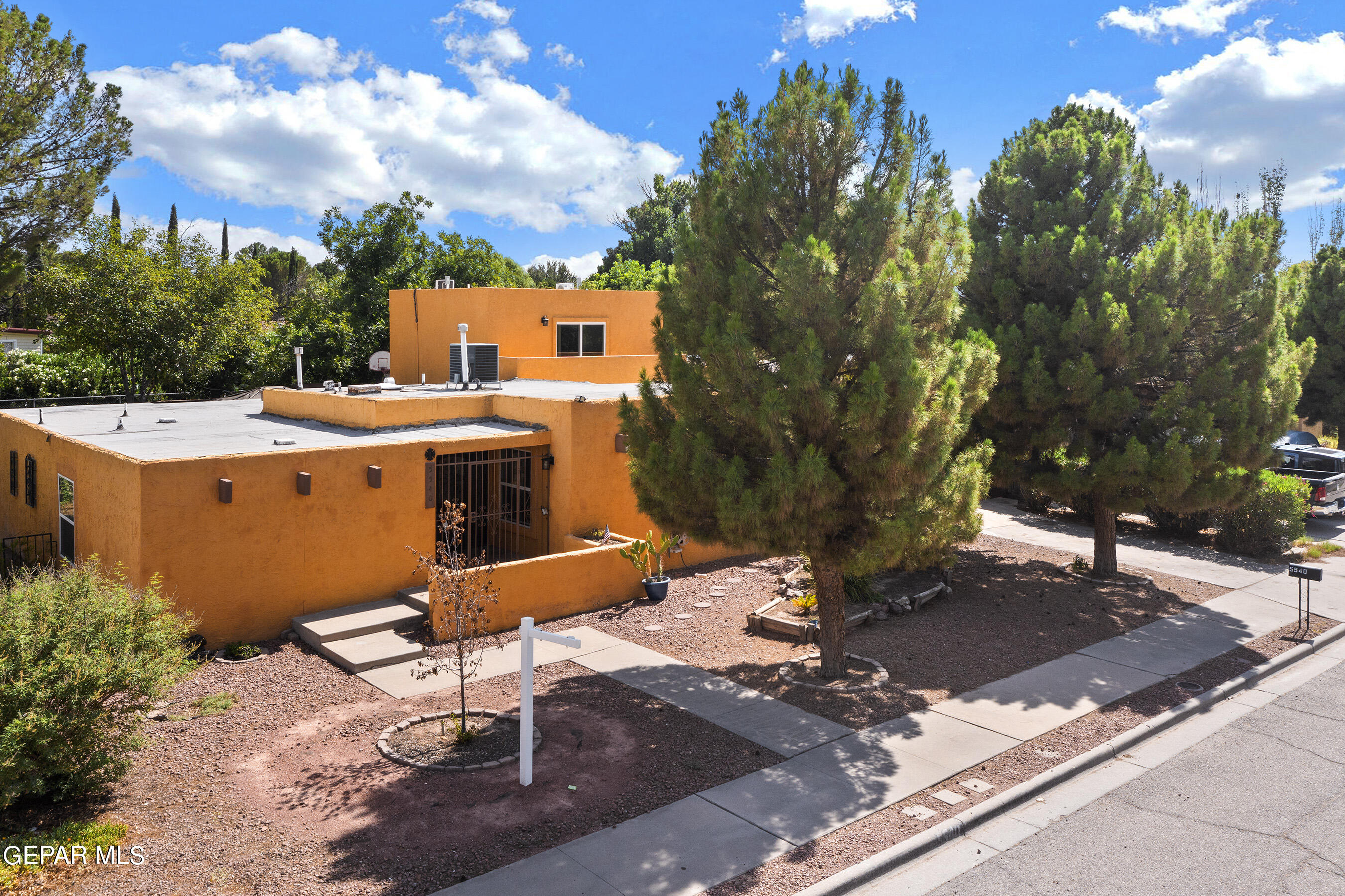 Fernwood Cir, El Paso, TX 79932