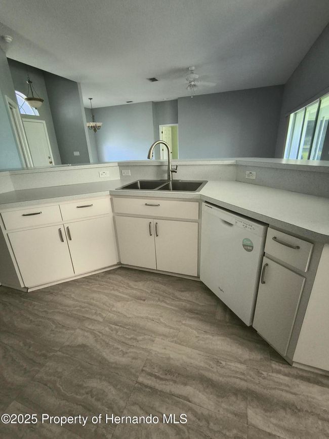 11257 Frigate Bird Ave, House other with 3 bedrooms, 2 bathrooms and null parking in WEEKI WACHEE FL | Image 9