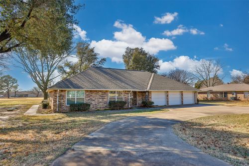 230 Navajo Trl, Gainesville, TX, 76240-9455 | Card Image