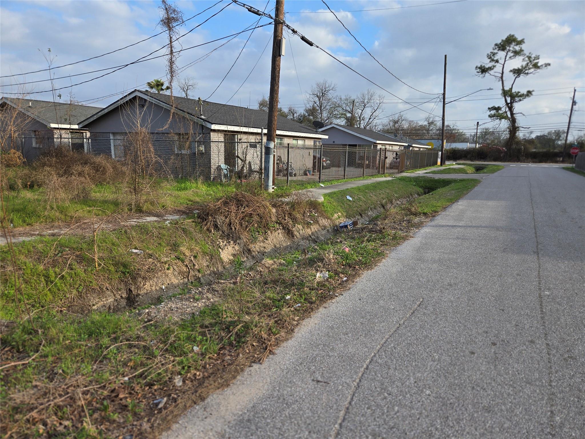 Land in Houston 2