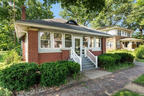 315 W 9th St, Rochester, IN, 46975-1523 | Card Image