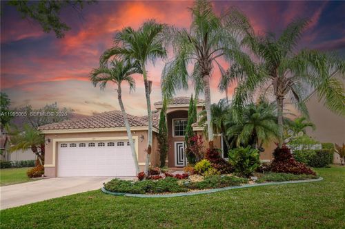499 Cambridge Ln, Weston, FL, 33326-3567 | Card Image