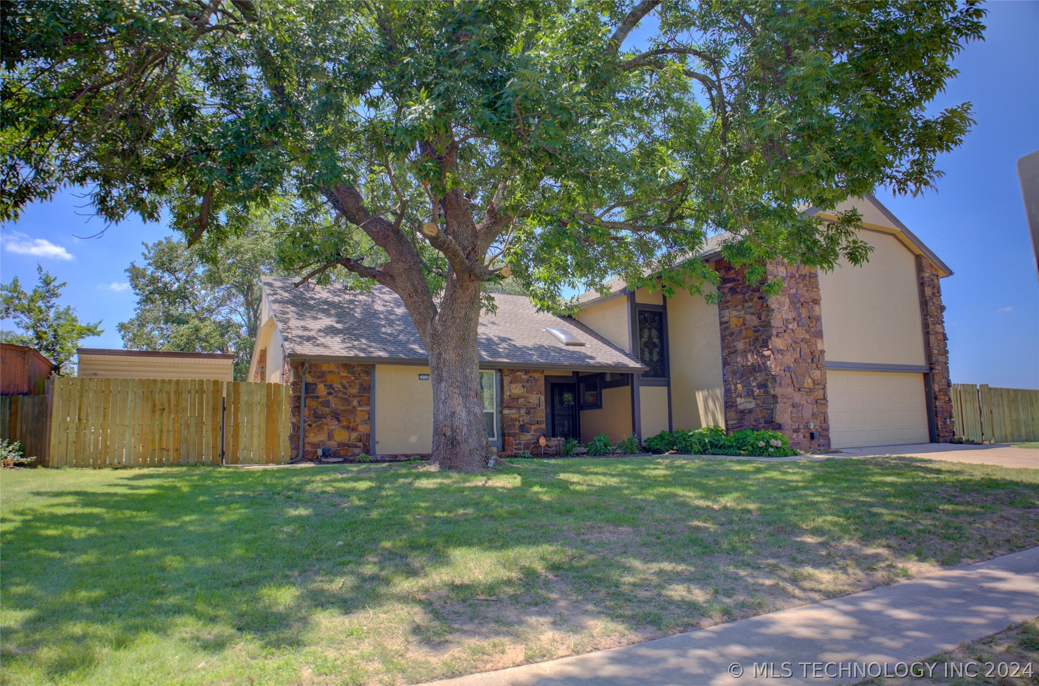 Juniper St, Jenks, OK 74037