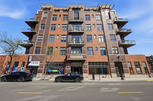206-3631 N Halsted St, Chicago, IL, 60613-4573 | Card Image